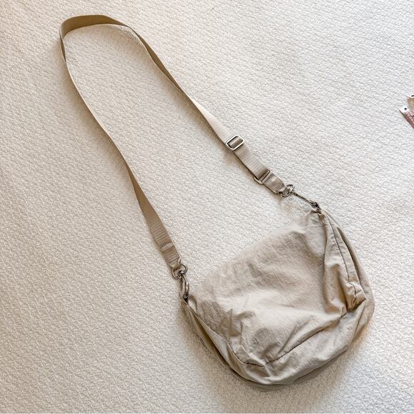 Lululemon Festival Bag Chrome Silver Grey 5L - Picture 4 of 6